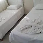 Hotel Vira