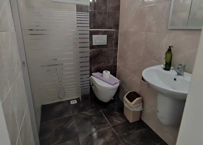 فندق Vira داليان